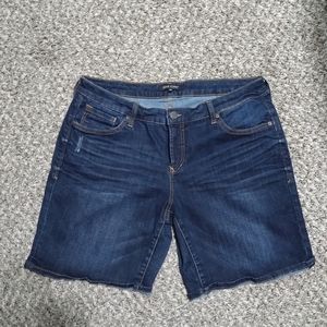 𝅺DEAR John's shorts